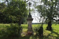 Jenišovský mlýn čp. 25 - pomník s křížem